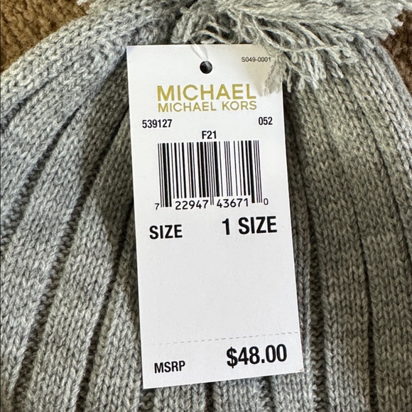 Michael Kors Winter Hat - Picture 4 of 4